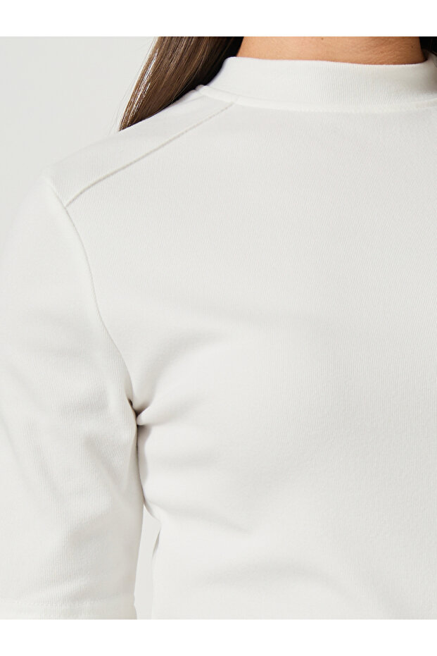 تي شيرت سادة بقصّة عادية ورقبة دائرية - 4