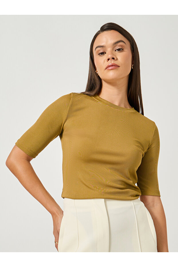 تي شيرت سادة بقصّة عادية ورقبة دائرية - 1