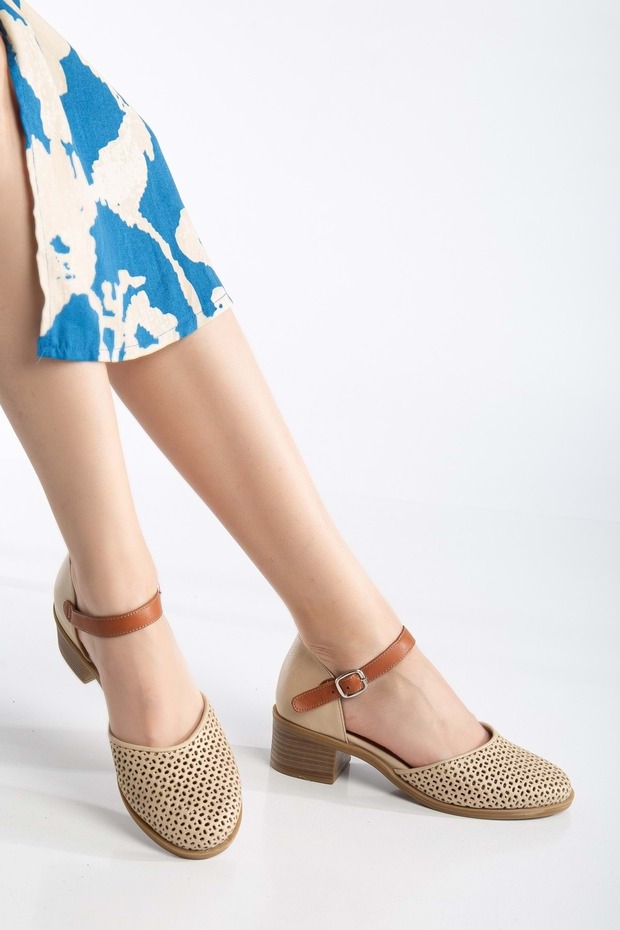 Women's Genuine Leather Closed Toe Sandals - Beige