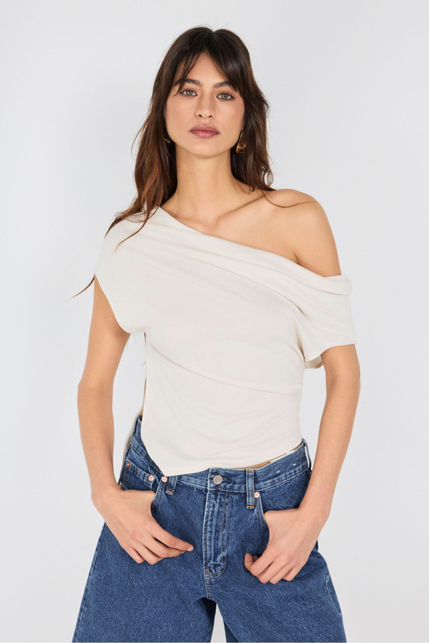 Kayak Neck Cream Top