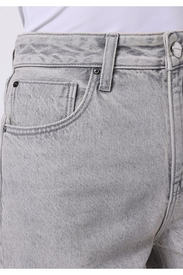 Regular Fit Yüksel Bel Düz Kadın Gri Jean Şort - 5