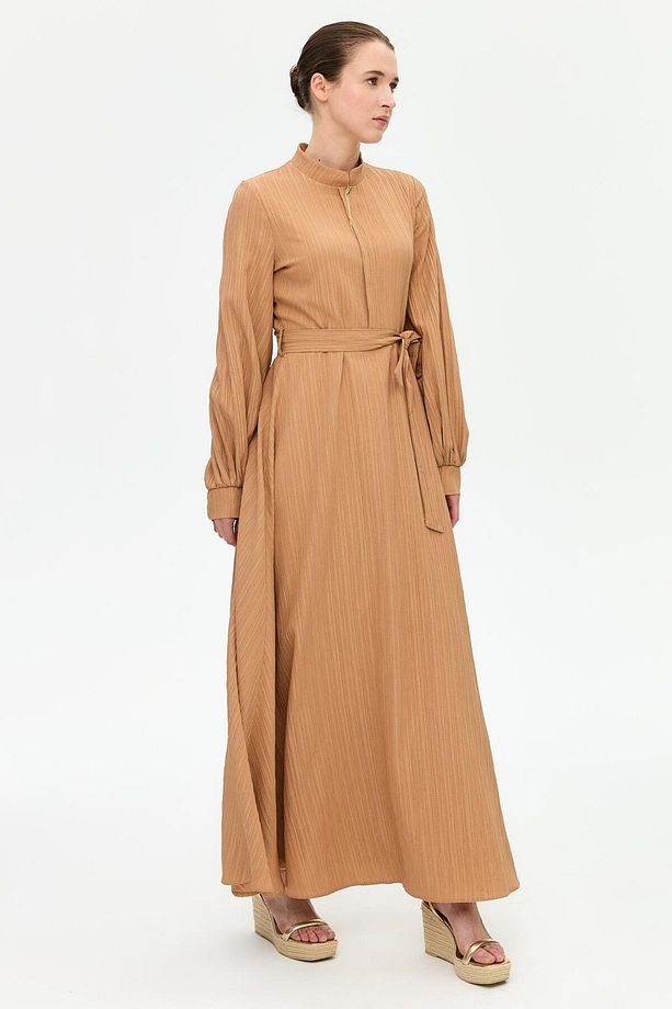 Kolye Detaylı Kloş Elbise Camel - 3