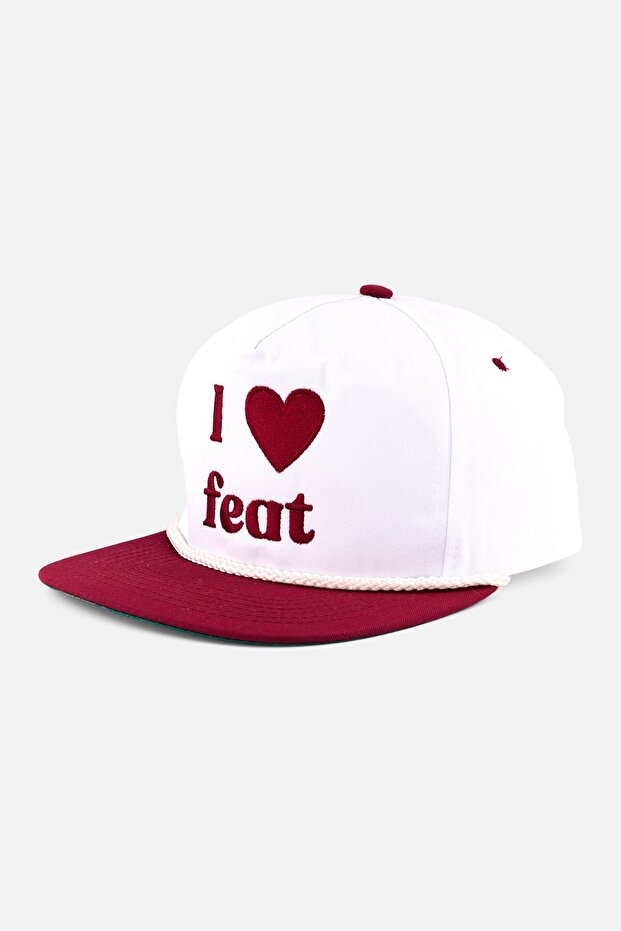 قبعة رجالية مطرزة باللون الأبيض - 1