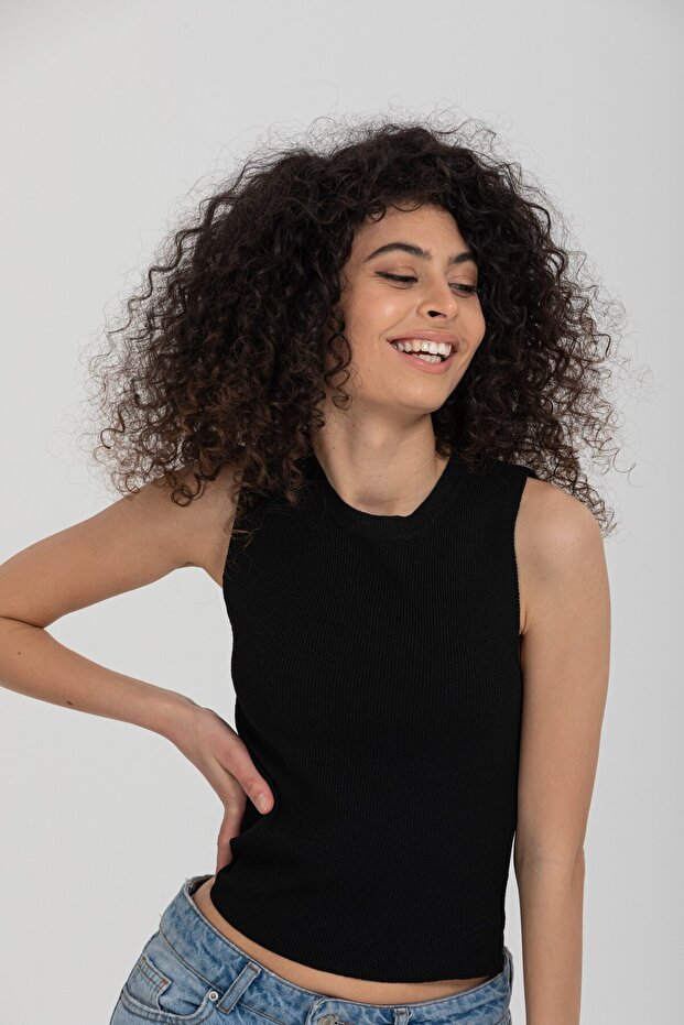 Basic Siyah Kolsuz Crop Kadın Triko - 4