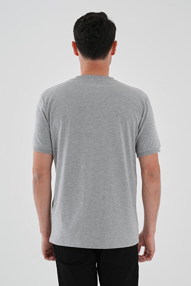 تي شيرت أساسي برقبة دائرية - 4