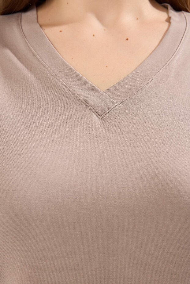 Taş Regular Fit V Yaka Büyük Beden T-shirt TBBSS25BF00062 - 3