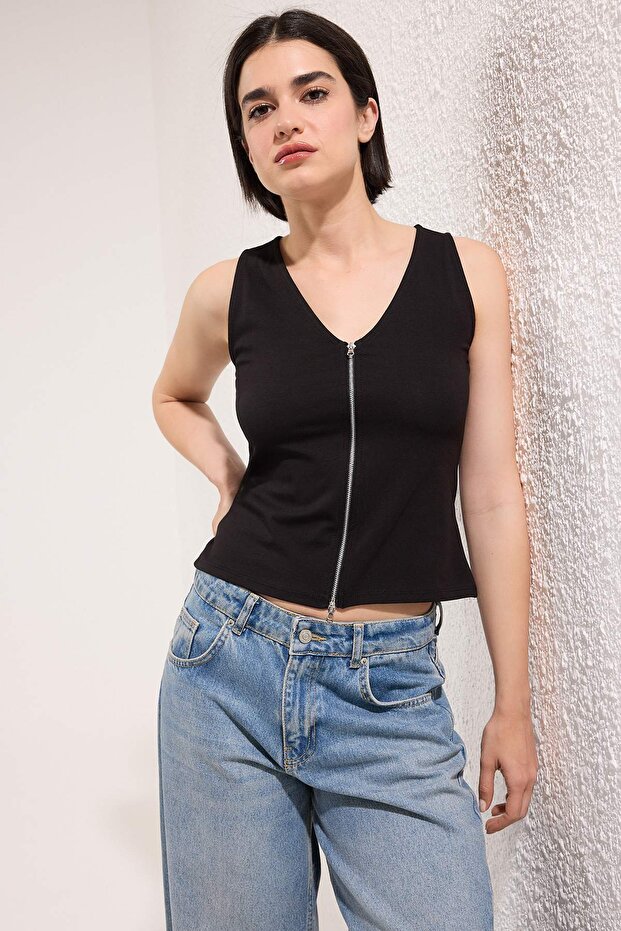 Siyah Çift Taraflı fermuarlı Fitted Kolsuz Esnek Örme Bluz TWOSS25BZ00567 - 2