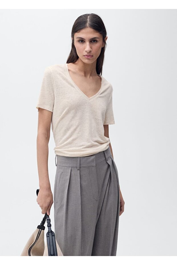 V yakalı keten tişört - 1