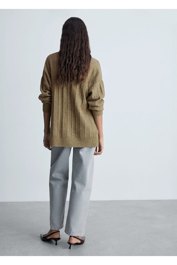 Düğmeli uzun hırka - 4