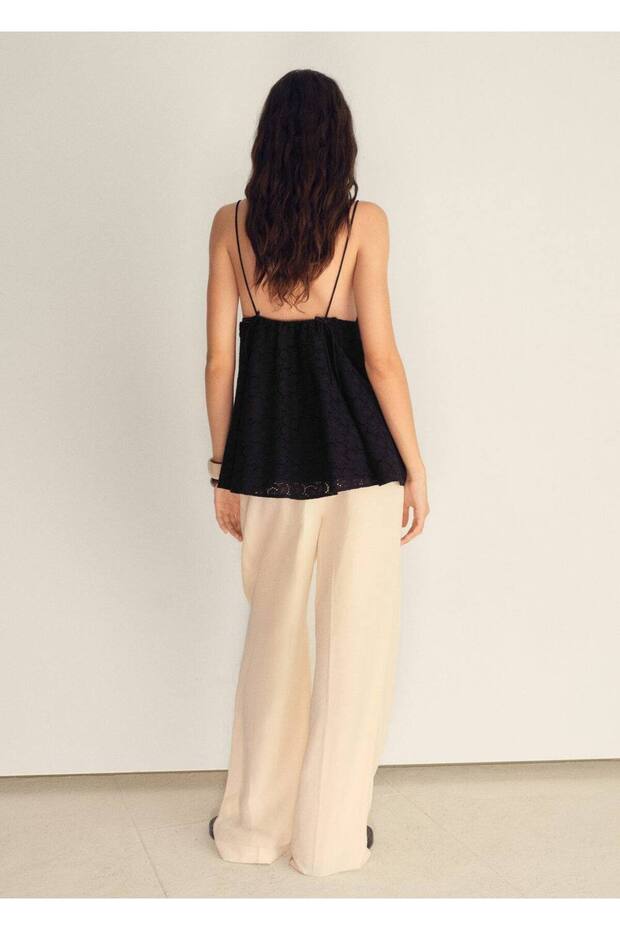 İşlemeli V yaka bluz - 4