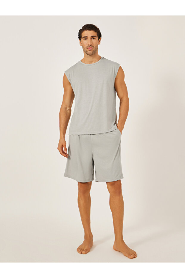 طقم تانك وشورت سادة برقبة دائرية - 1