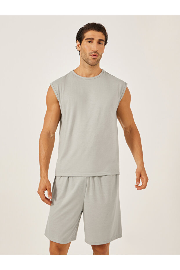 طقم تانك وشورت سادة برقبة دائرية - 2