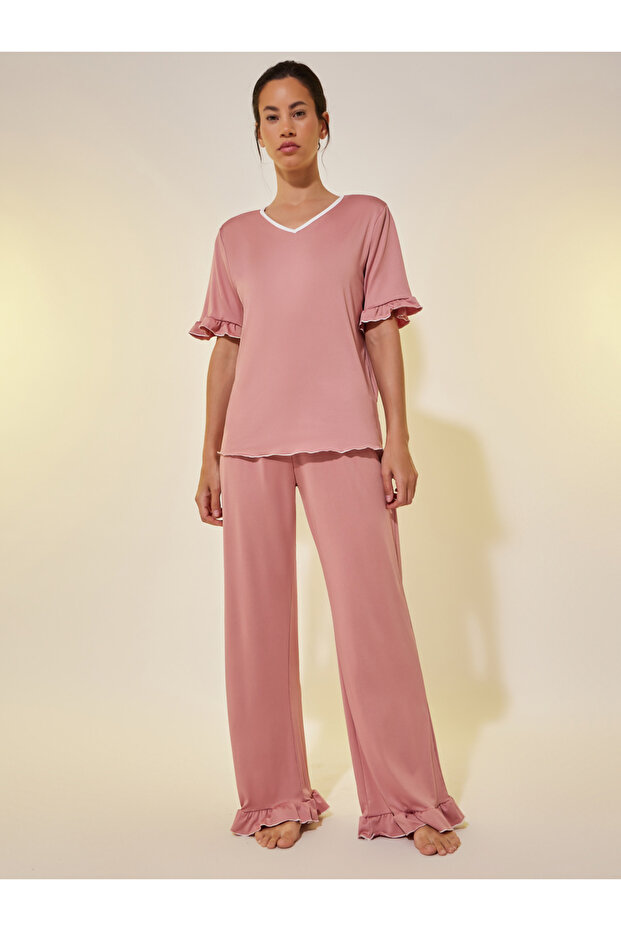 طقم بلوزة سادة مكشكشة بفتحة رقبة على شكل حرف V وبنطال رياضي - 1