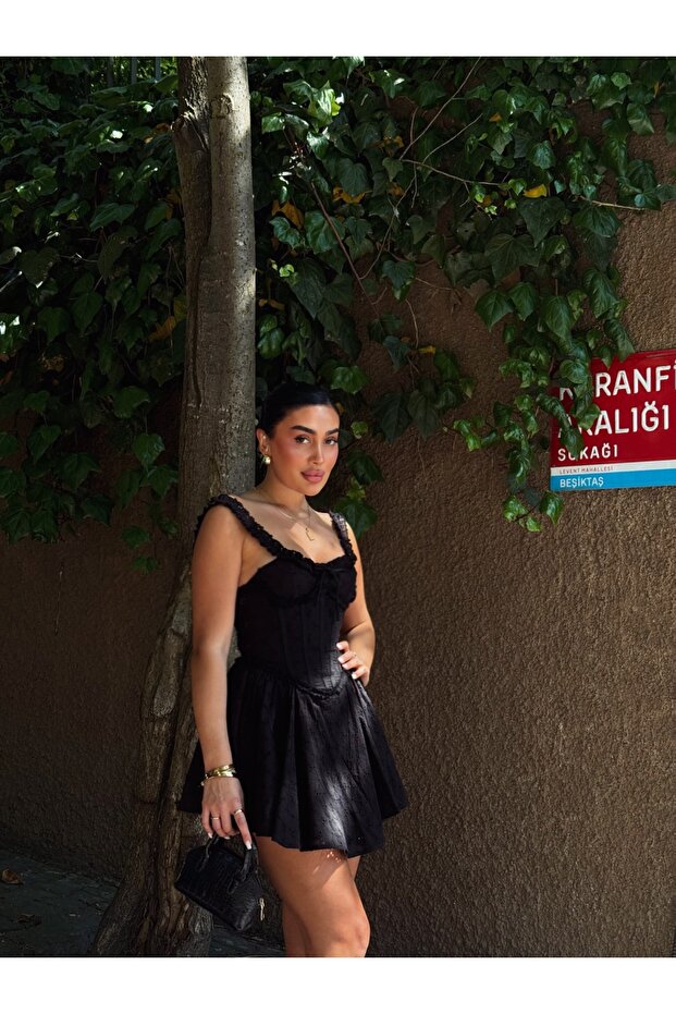ROCHIE BRODĂ - 1