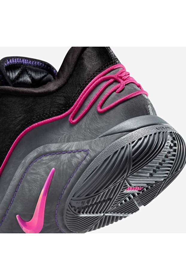LeBron 22 Blacklight - 7