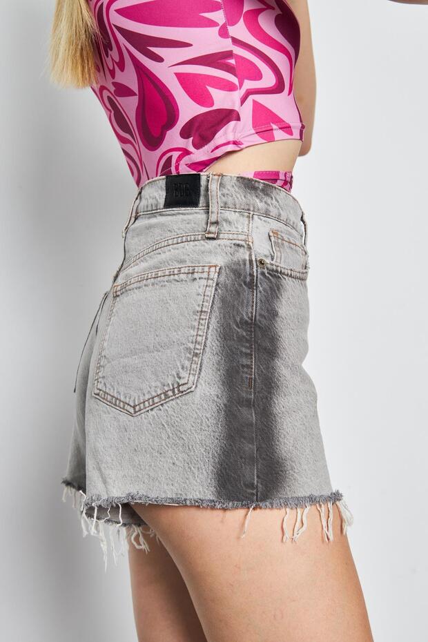 Džínové šortky se střapcem - 6