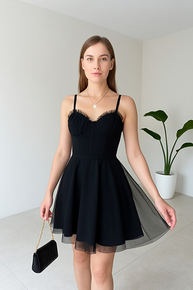 Tül Kumaş Göğüs Detaylı Elbise - 1