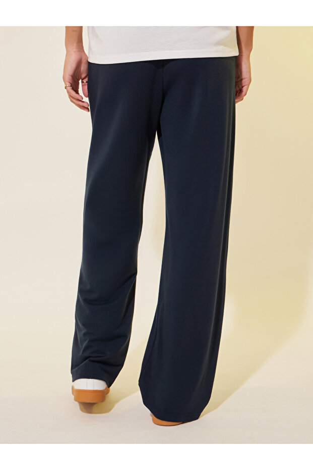 بنطال واسع الساق برباط خصر سادة - 4