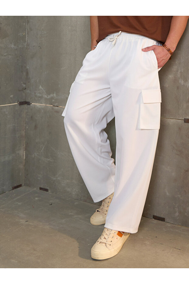Mid Rise Regular Fit Pants with Side Pockets