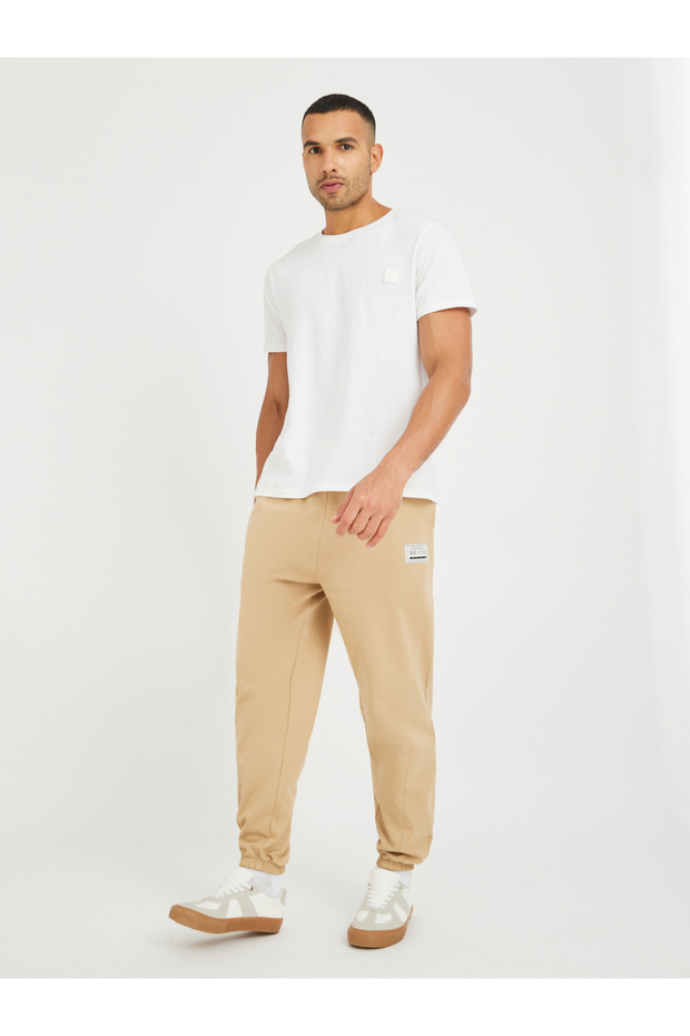 بنطال رياضي كبير الحجم مطبوع برباط - 2