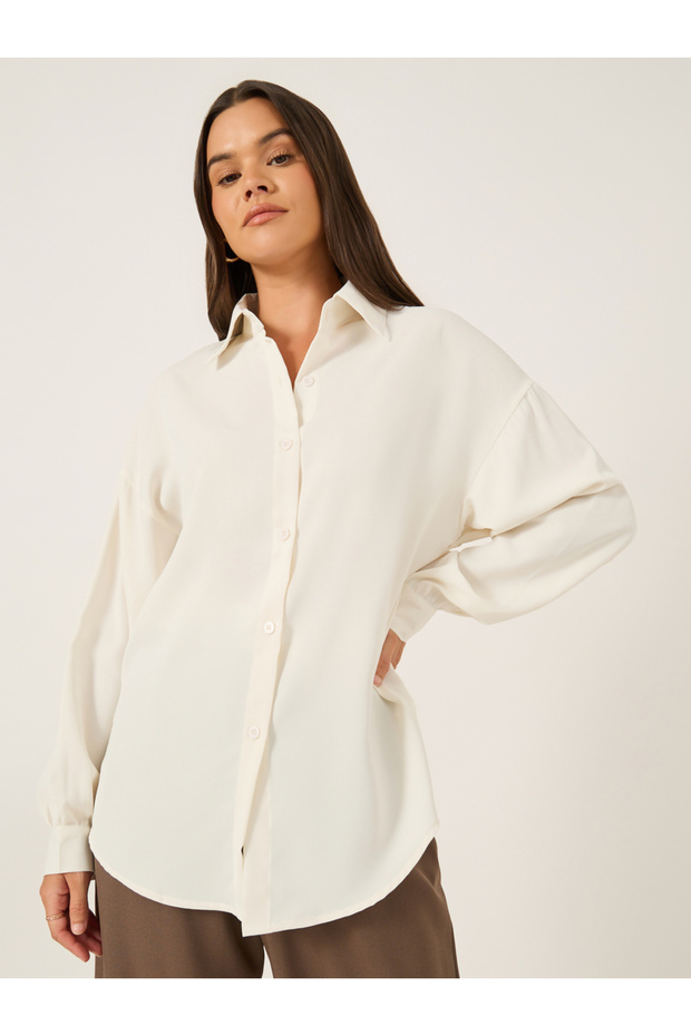 قميص بقصّة عادية وياقة واسعة سادة - 3