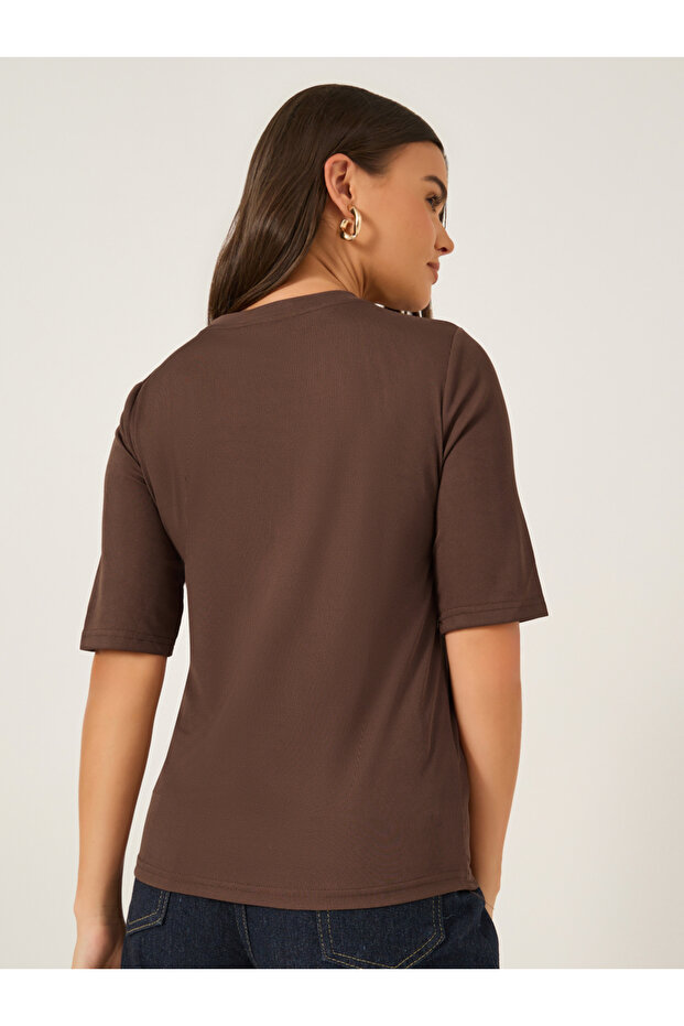 تي شيرت سادة ملائم برقبة دائرية - 4