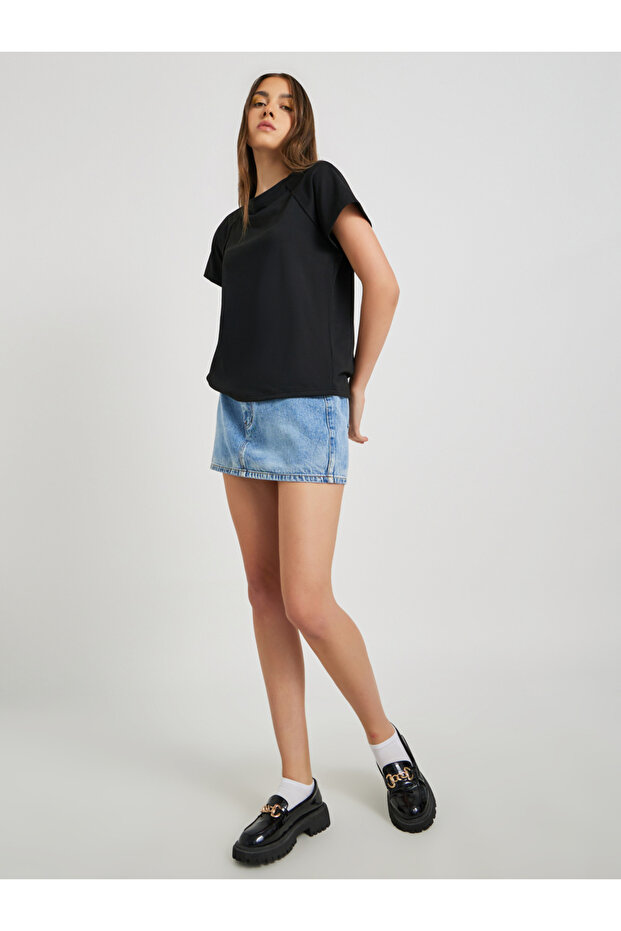 تي شيرت سادة بقصّة عادية ورقبة دائرية - 2