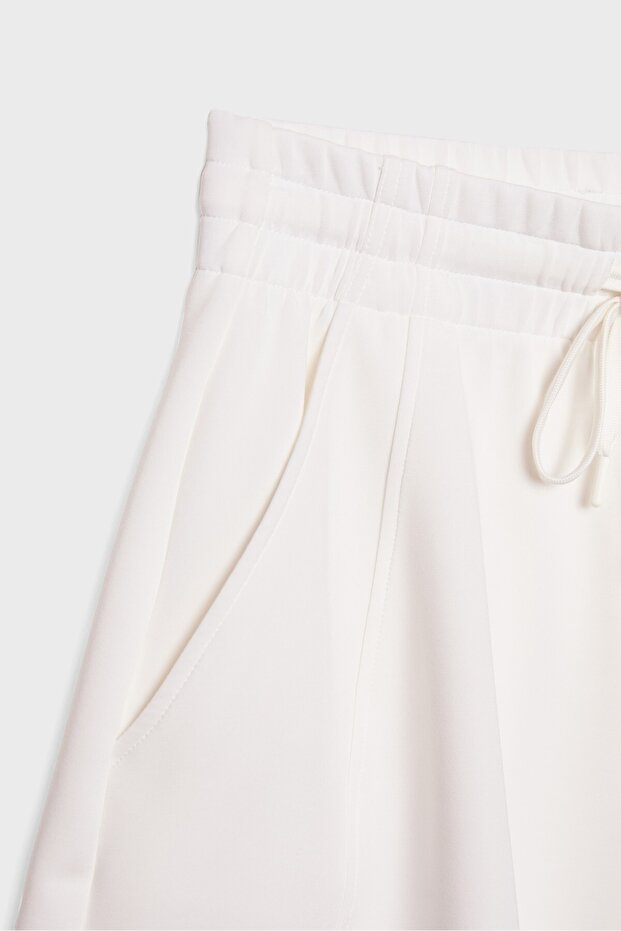 Yumuşak Dokunuşlu Dikişli Şort - 8