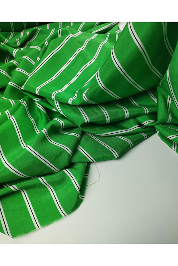 أخضر مع خطوط بيضاء وسوداء على الرقبة فلوش فيسكوز العرض: 150