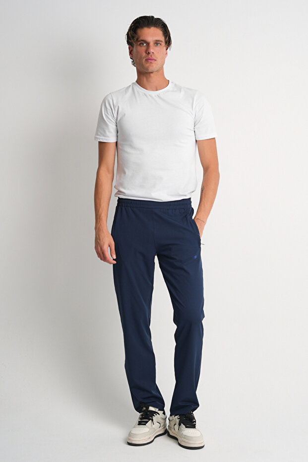 Men's Premium Zippered Three-Pocket Comfortable Fit Classic Leg Sweatpants