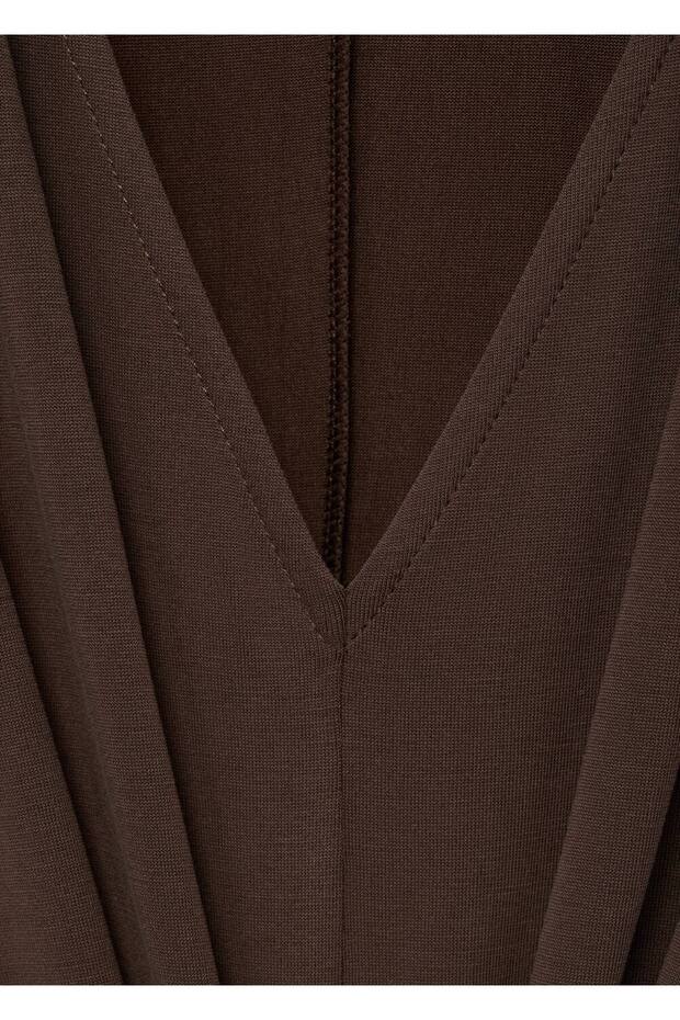 Büzgülü V yaka elbise - 5