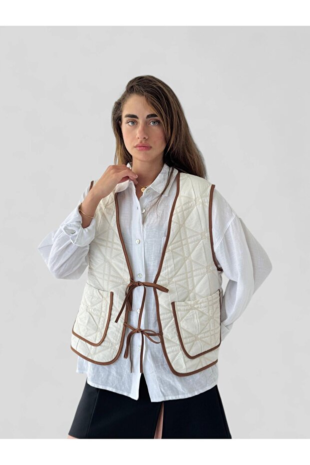 Design Front Lace up Quilted Vest Women Beige