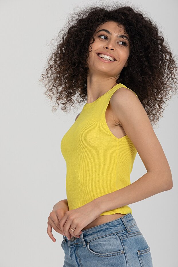 Basic Sarı Kolsuz Crop Kadın Triko - 3