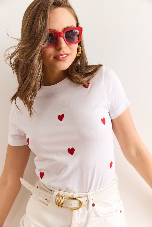 Women's White Heart Embroidered Crop Lycra Cotton T-Shirt Tsh-19000918
