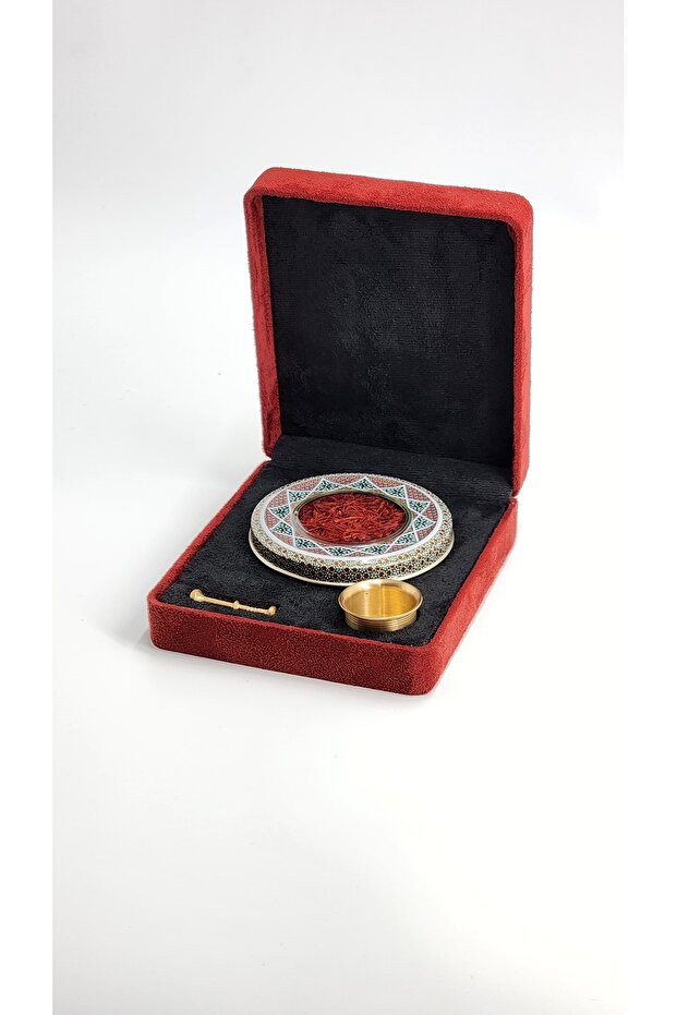 Super Negin Safron 10 gm in Velvet Gift Box with props - Box Size 155x130x45 mm - 2