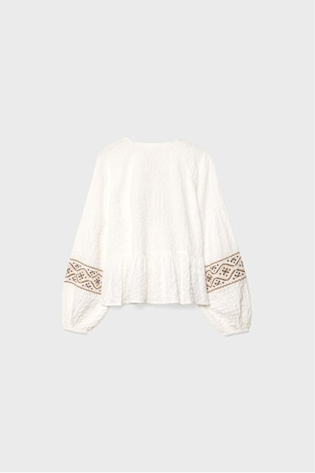 Dökümlü nakışlı bluz - 7