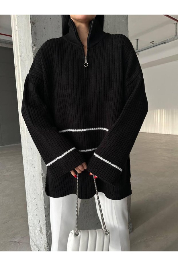 Dgn's Striped & Slitted Women's T-Shirt Sweatshirt
