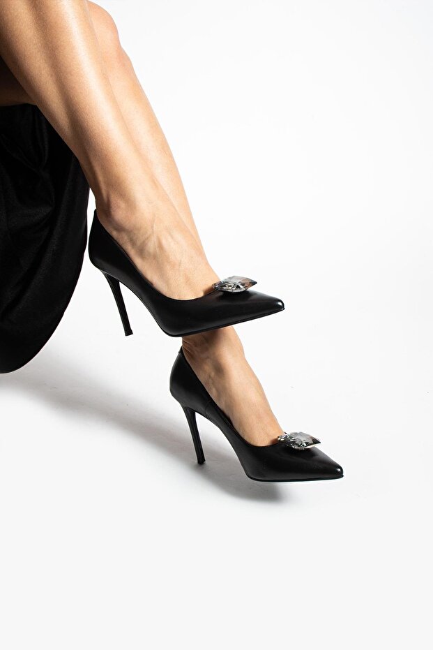 Black Genuine Leather Siletto - Accessory Detailed