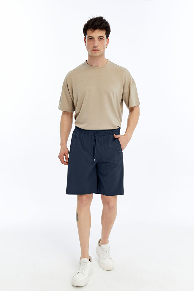 Men's Parachute Thin Fabric Comfortable Fit Hidden Zipper 3 Pocket Shorts