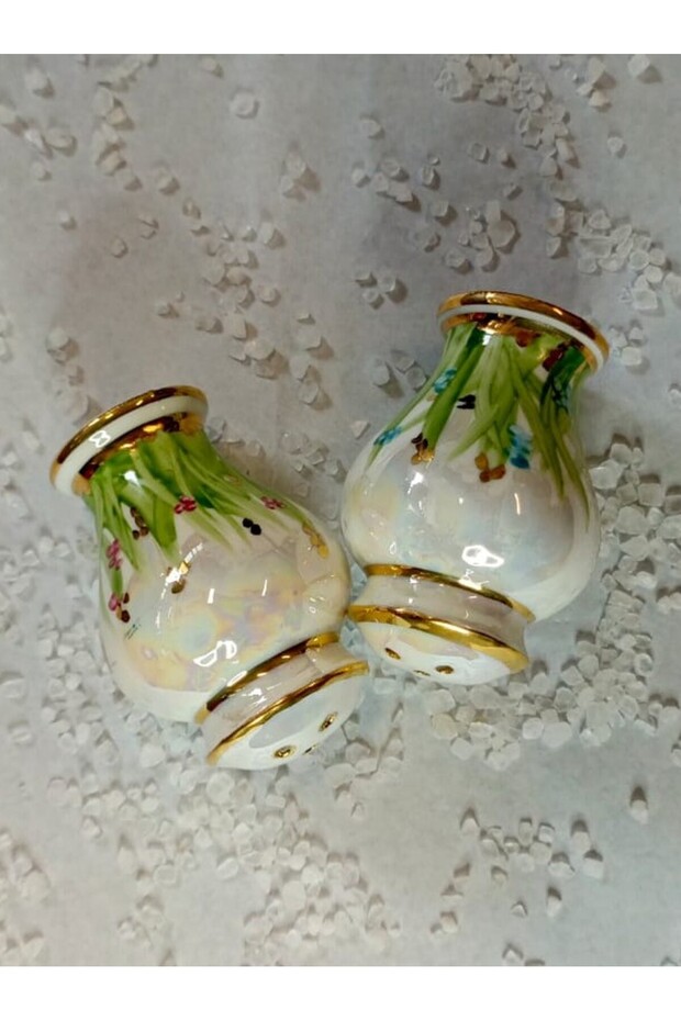 Leaf Porcelain Hand Painting 2-Piece Salt Shaker