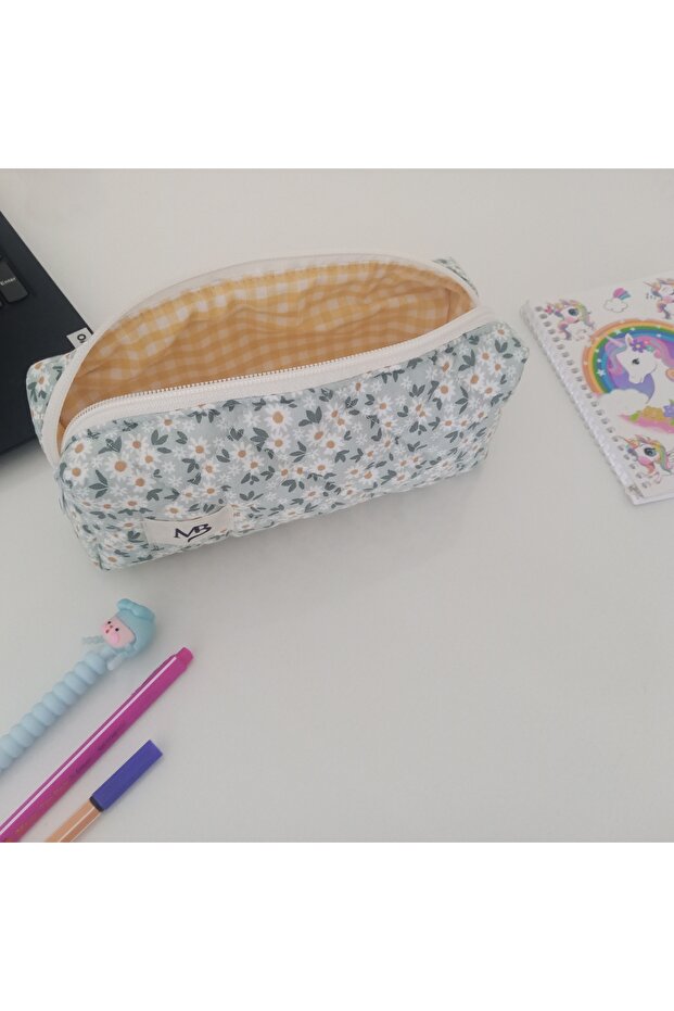 Green Daisy Pattern Pencil Bag - 3