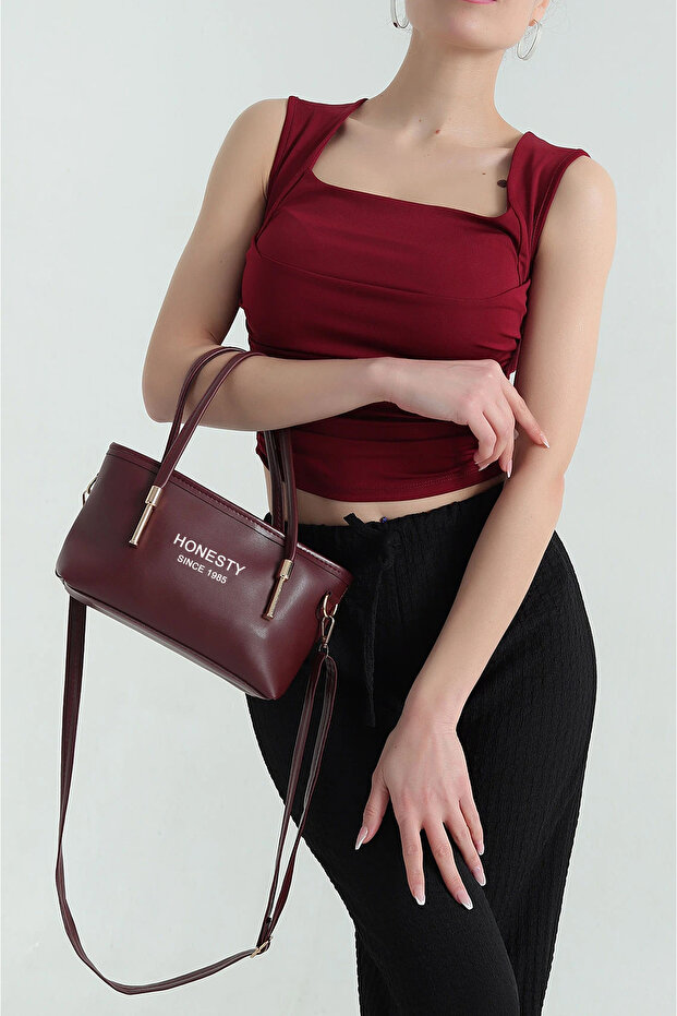 Stylishly Designed Zippered Lined Women's Hand and Shoulder Bag Claret Red