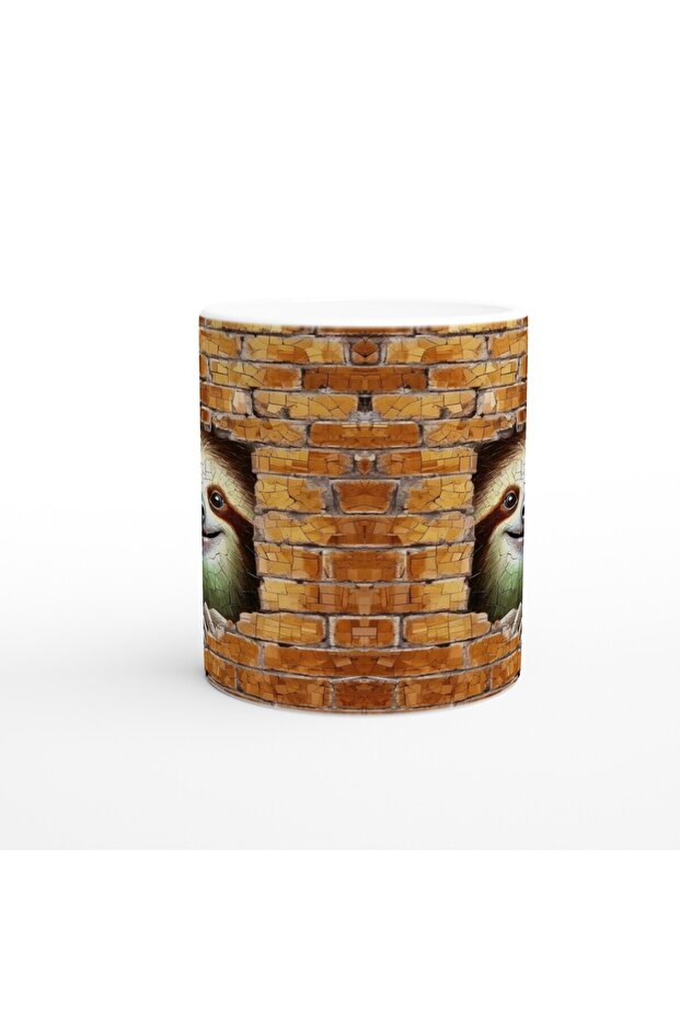 كوب مطبوع عليه شعار الكسلان ينظر من خلال الطوب - 2