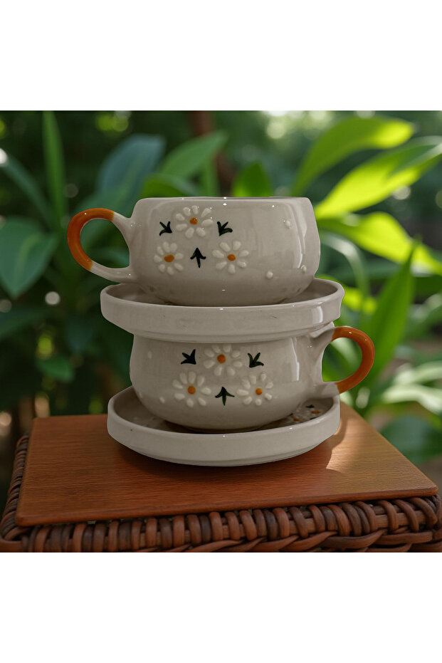 Beren Daisy Triangle 2-Piece Plate and Mug Set Hand-Decorated Ceramic