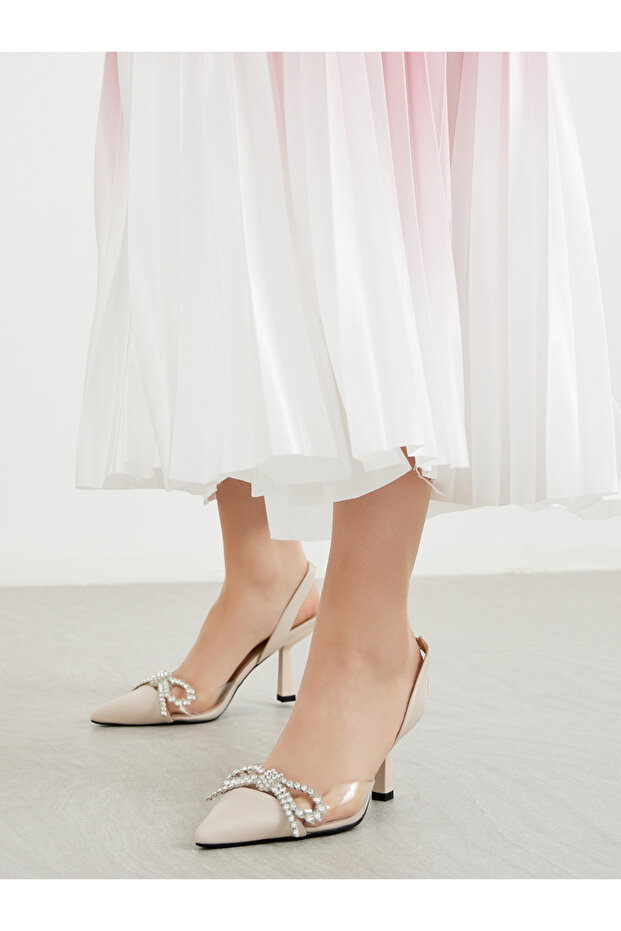 Embellished Pointed Toe Kitten Heel Pumps