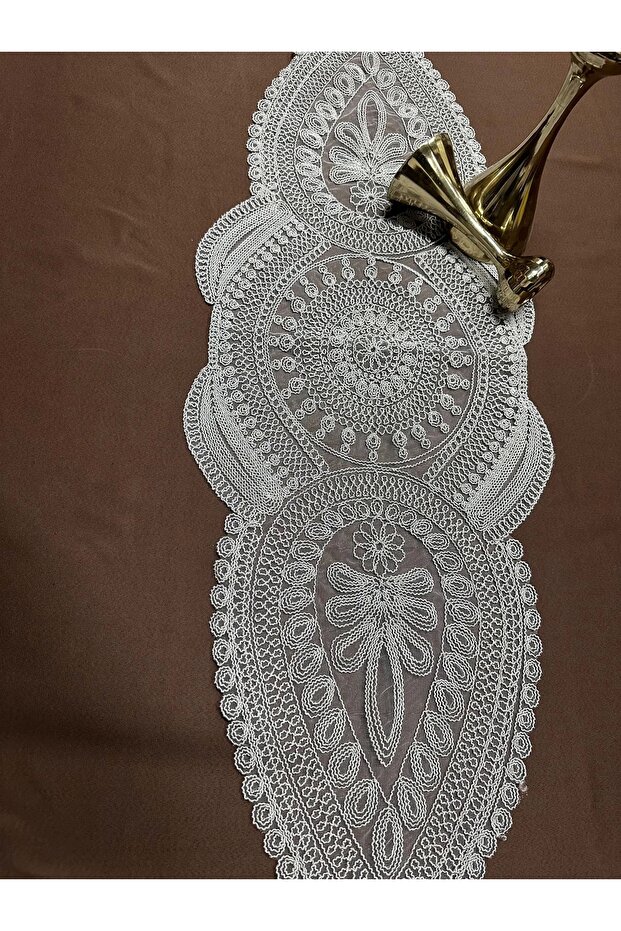 حذاء رانر مطرز بالقهوة - 1