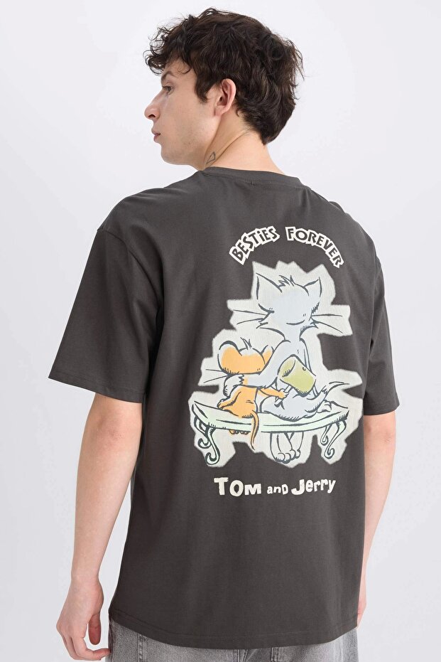 E0617 تي شيرت أنثراسايت Tom & Jerry Boxy Fit برقبة دائرية وأكمام قصيرة مطبوعة من الخلف