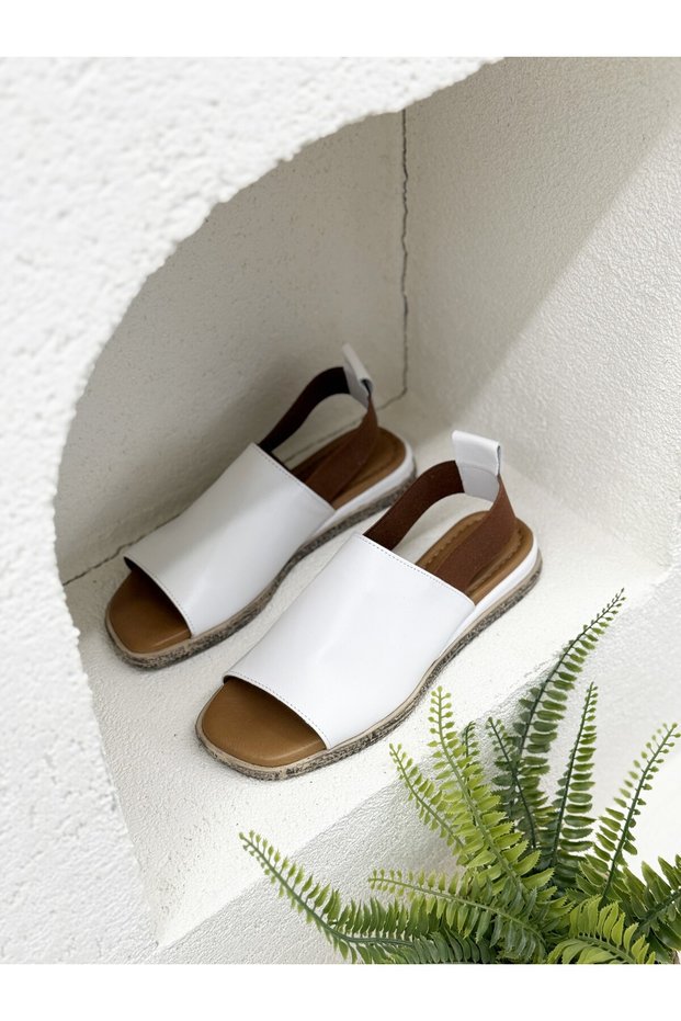 25Y744 Genuine Leather Comfort Sandals with Embedded Back for Women