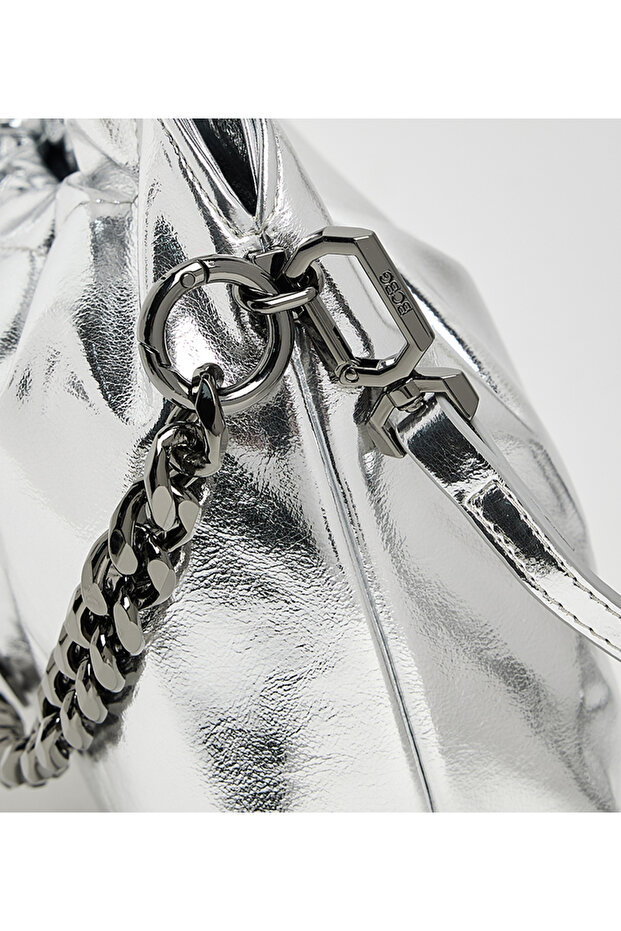 حقيبة يد صلبة باللون الفضي - 5