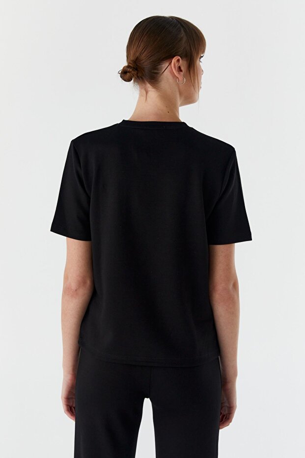 تيشيرت أساسي أسود - 4